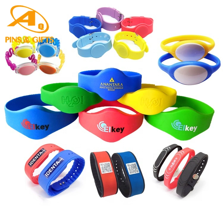 Wholesale Customized Rubber Bracelet Watch Slap Promotional Sizes Mould Adjustable NFC Bracelet RFID Wristband
